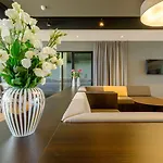 Airport Hotel, 3*