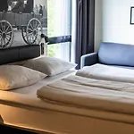 Airport Hotel,