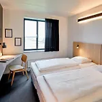 Airport Hotel, 3*