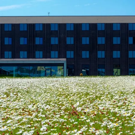Airport Hotel, 3*