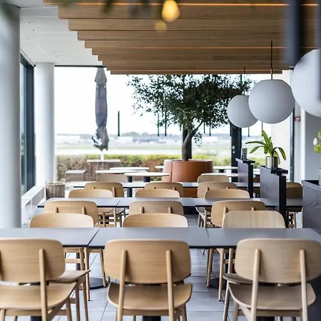 ホテル Airport Hotel, ビルン