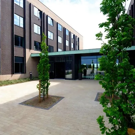 Airport Hotel, Hotel 3*