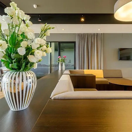 Airport Hotel, Hotel 3*